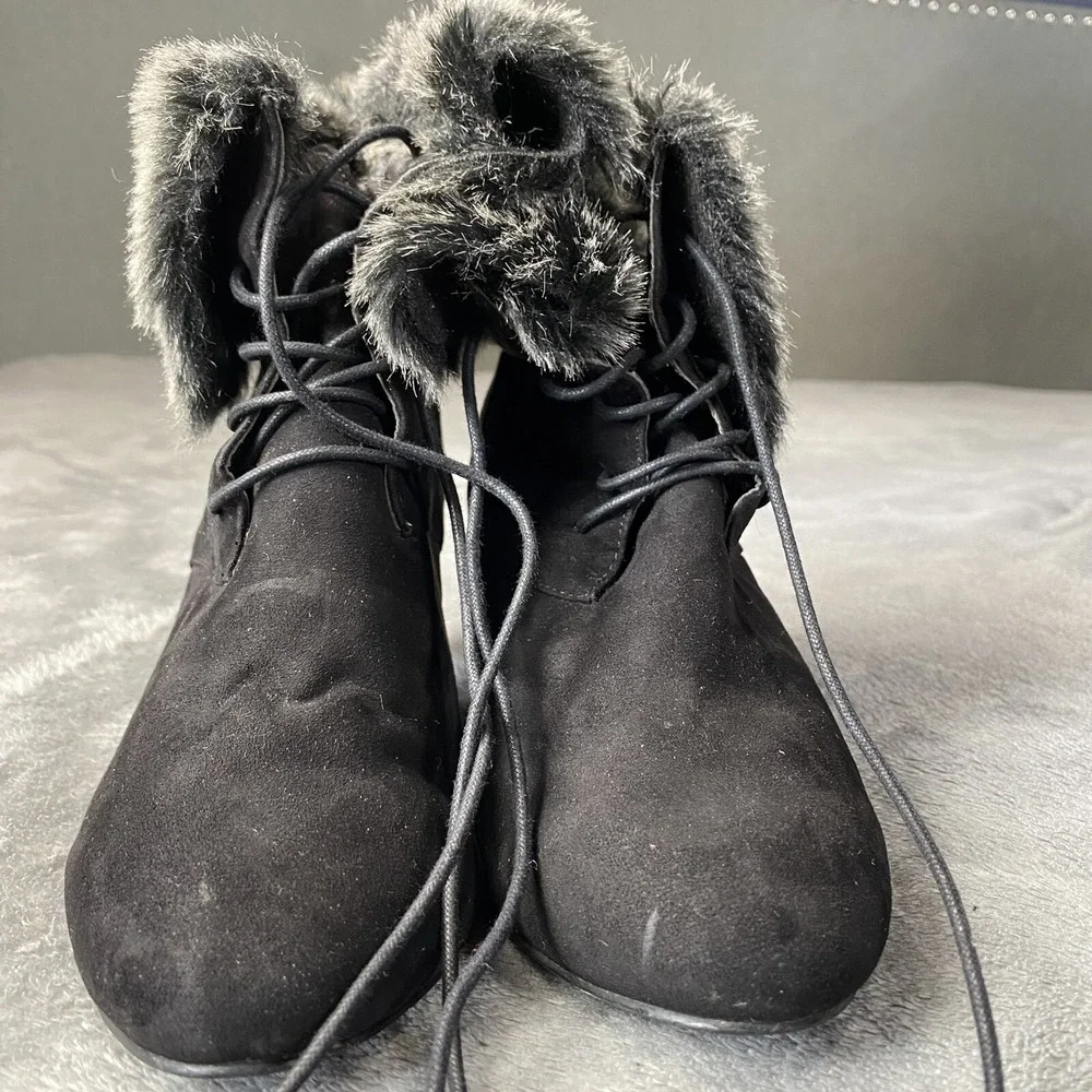 Ashro Boots Womens Size 8.5 Ankle Stiletto Black Suede‎ Fur Trimmed High Heel